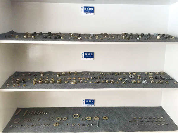 18禁成人黄网站免费观看草莓厂房环境